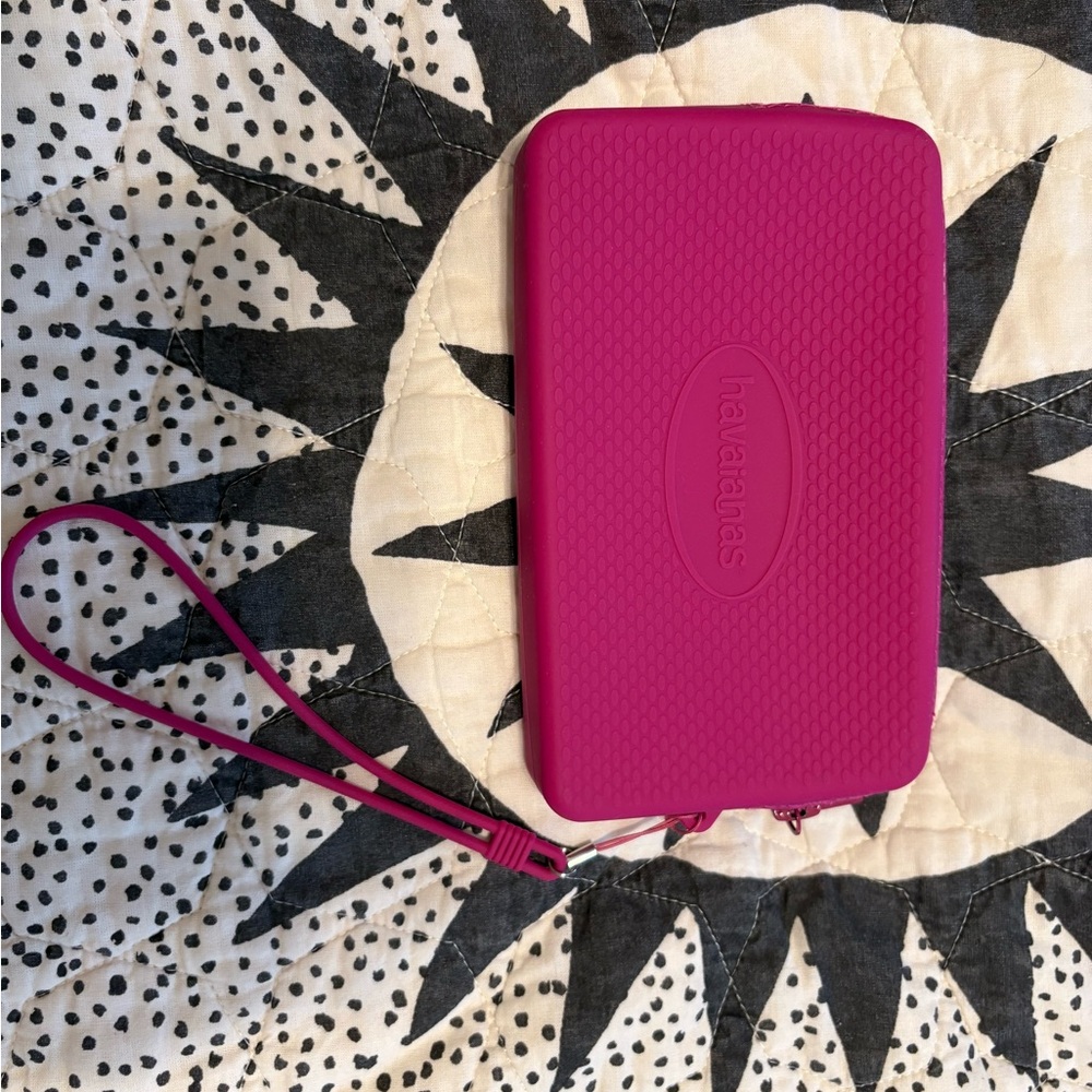 Havaianas Pink beach clutch
